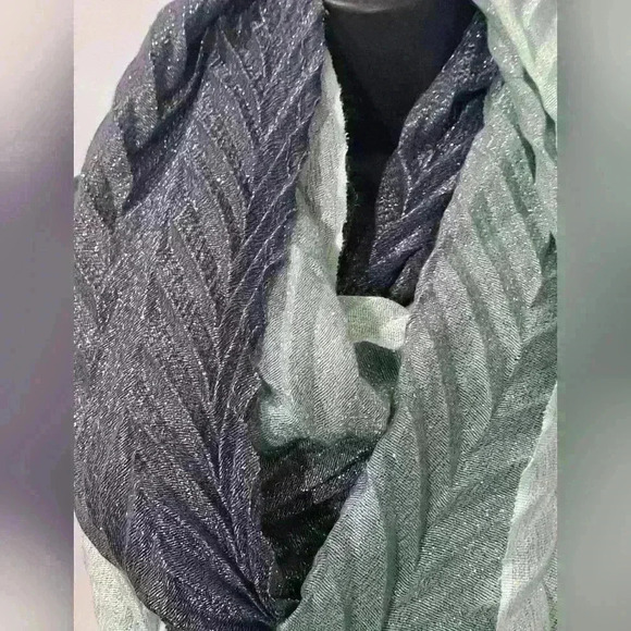 Wrap, Scarf  Pleated Ombre Mint and Metallic Silver. - Picture 4 of 5
